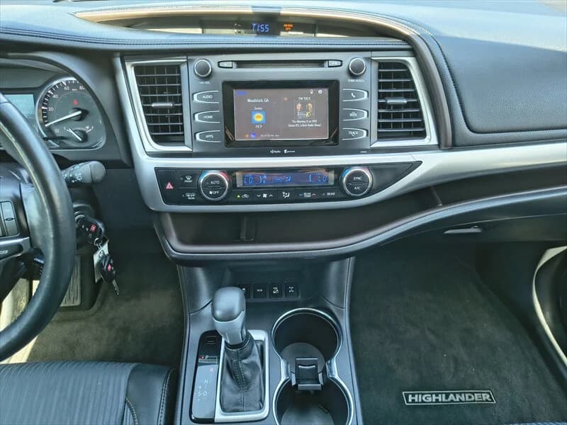 2015 Toyota Highlander LE Plus V6, photo 21 of 42