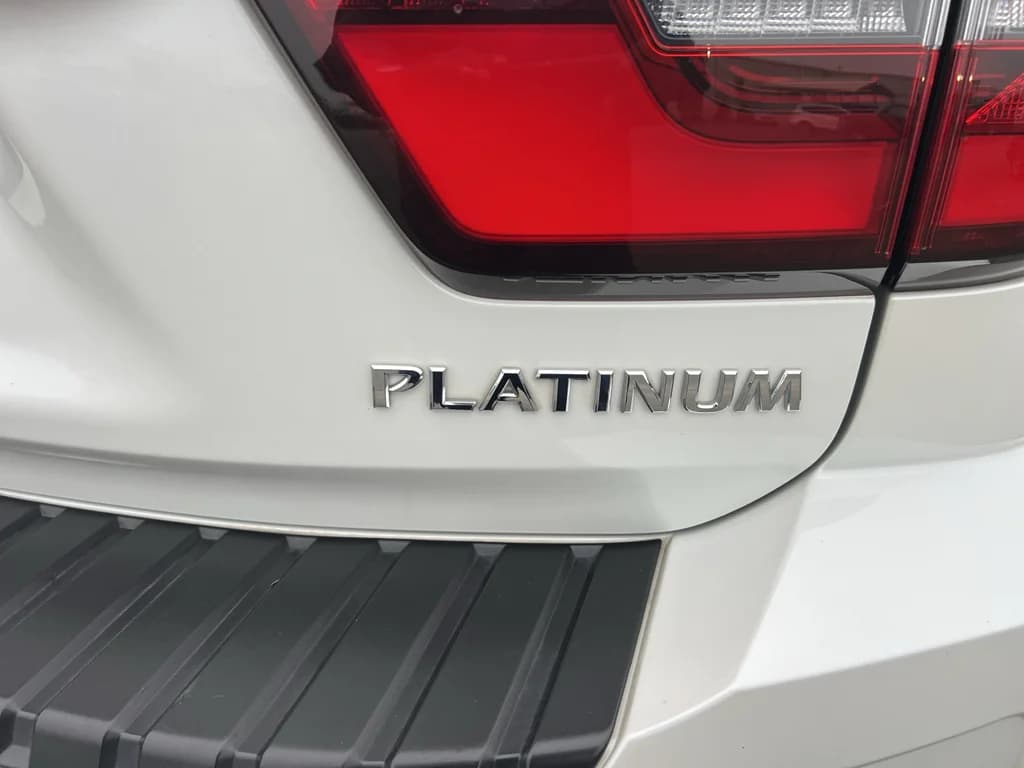 2023 Nissan Armada Platinum, photo 12 of 35