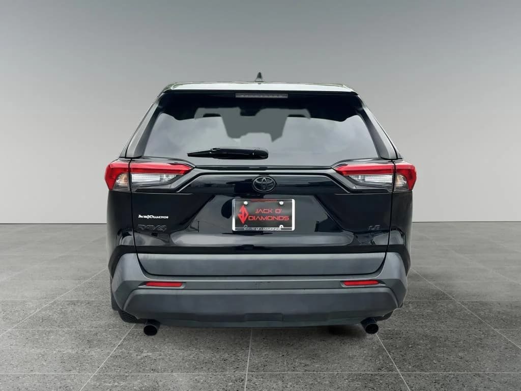 2023 Toyota RAV4 LE, photo 5 of 28