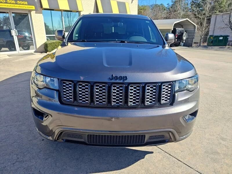 2020 Jeep Grand Cherokee Altitude, photo 2 of 42