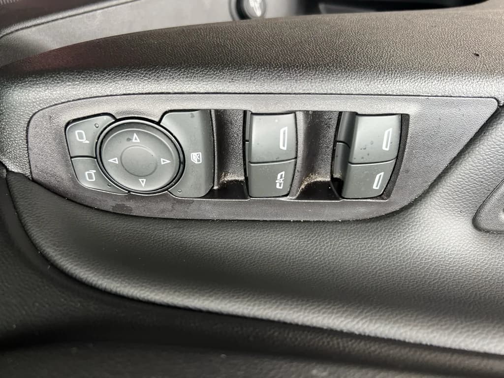2020 Chevrolet Equinox LT, photo 22 of 32