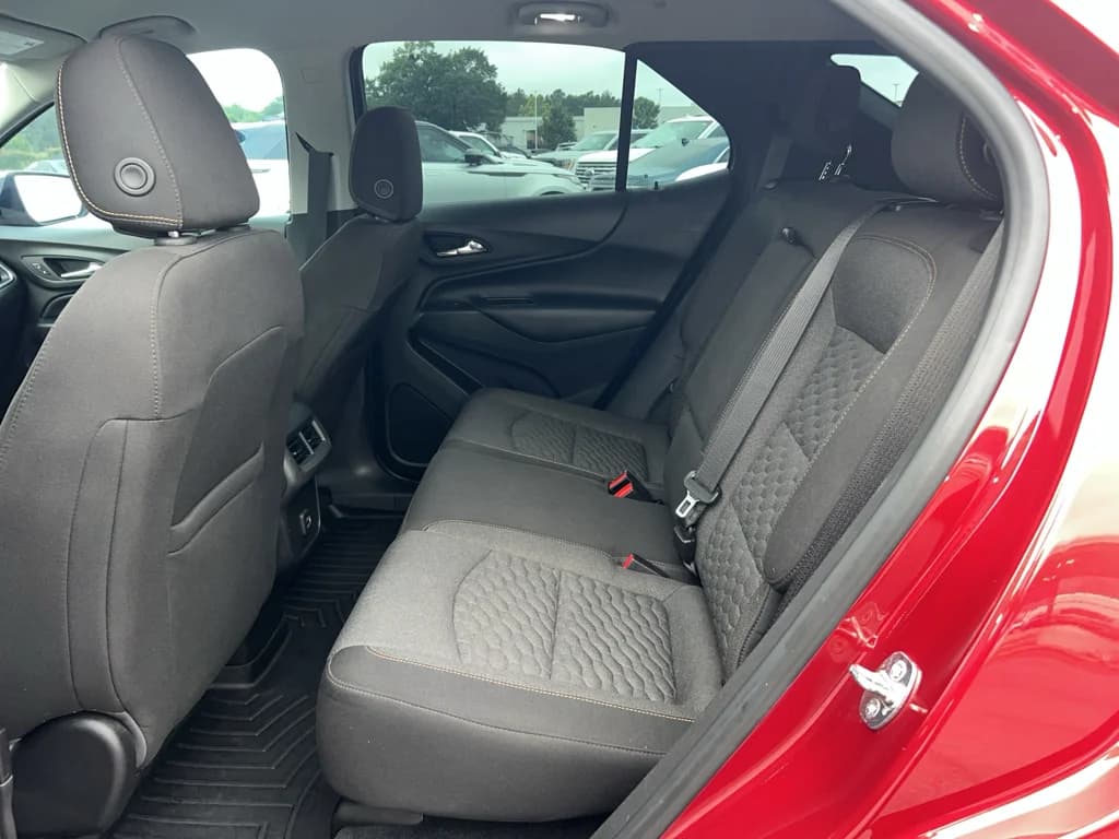 2020 Chevrolet Equinox LT, photo 20 of 32