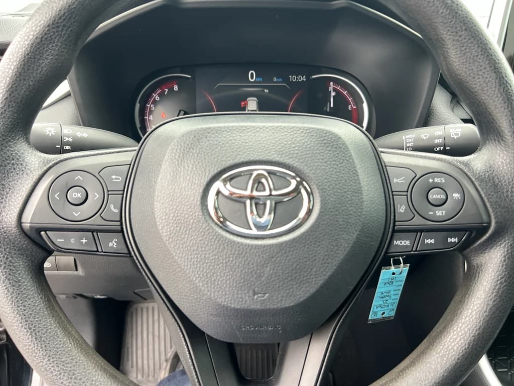 2023 Toyota RAV4 LE, photo 15 of 28