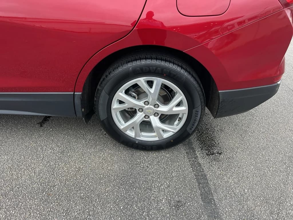 2020 Chevrolet Equinox LT, photo 10 of 32