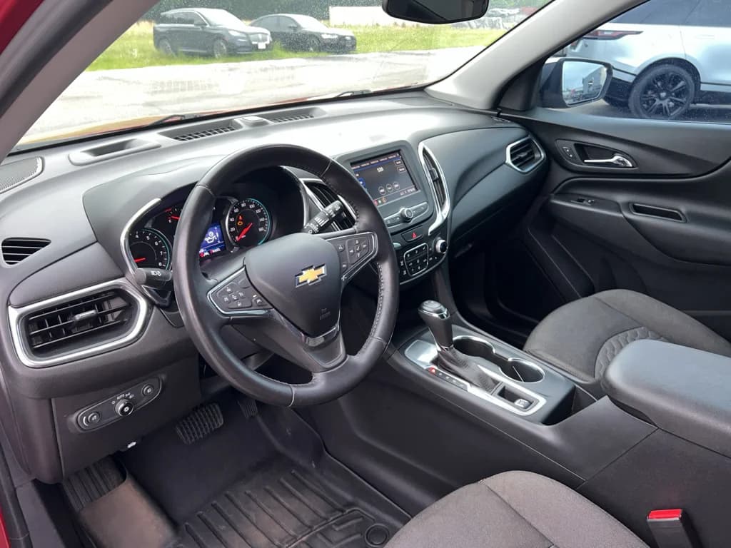 2020 Chevrolet Equinox LT, photo 14 of 32