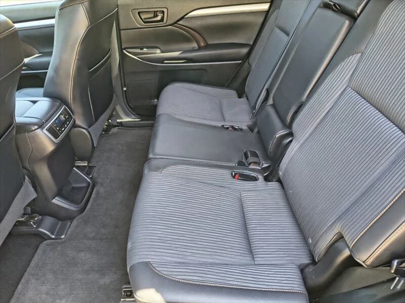 2015 Toyota Highlander LE Plus V6, photo 18 of 42
