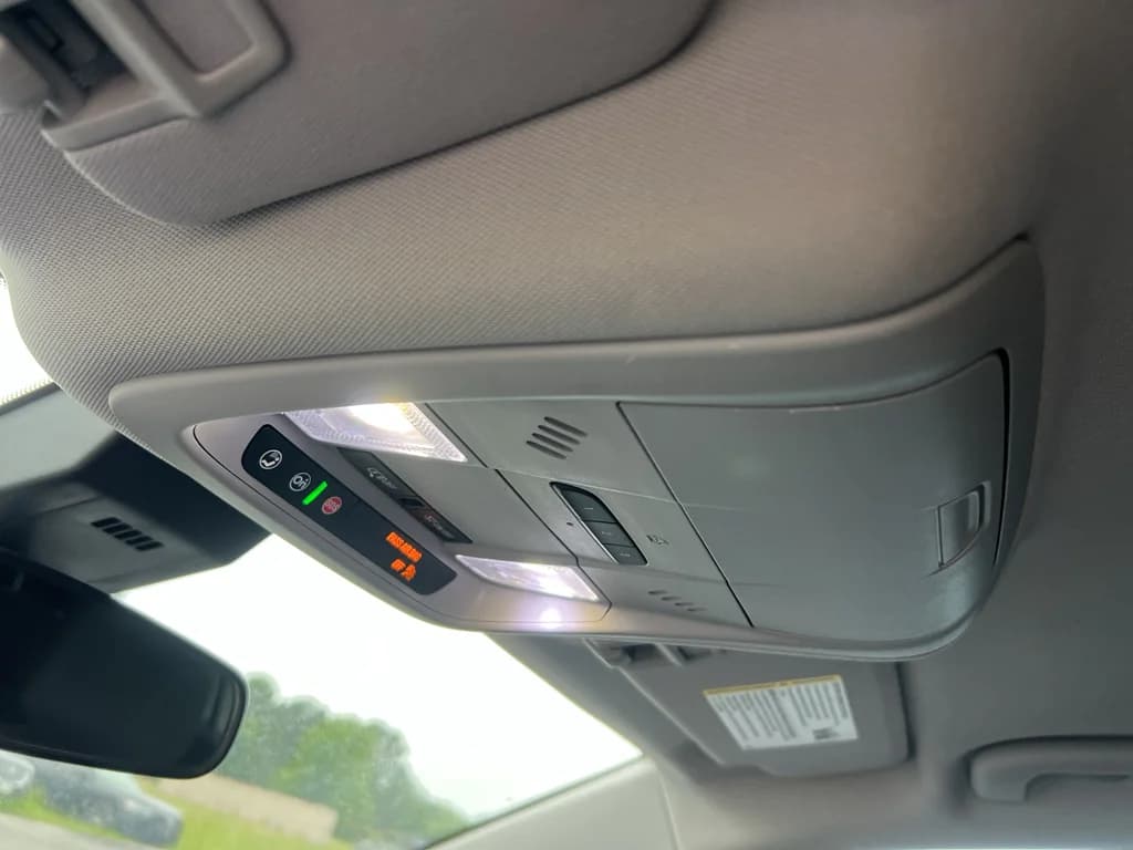 2020 Chevrolet Equinox LT, photo 19 of 32