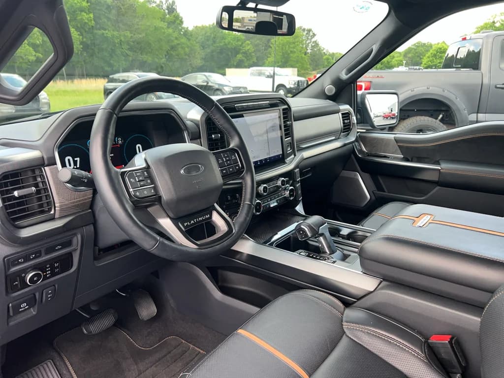 2023 Ford F-150 Platinum, photo 13 of 35