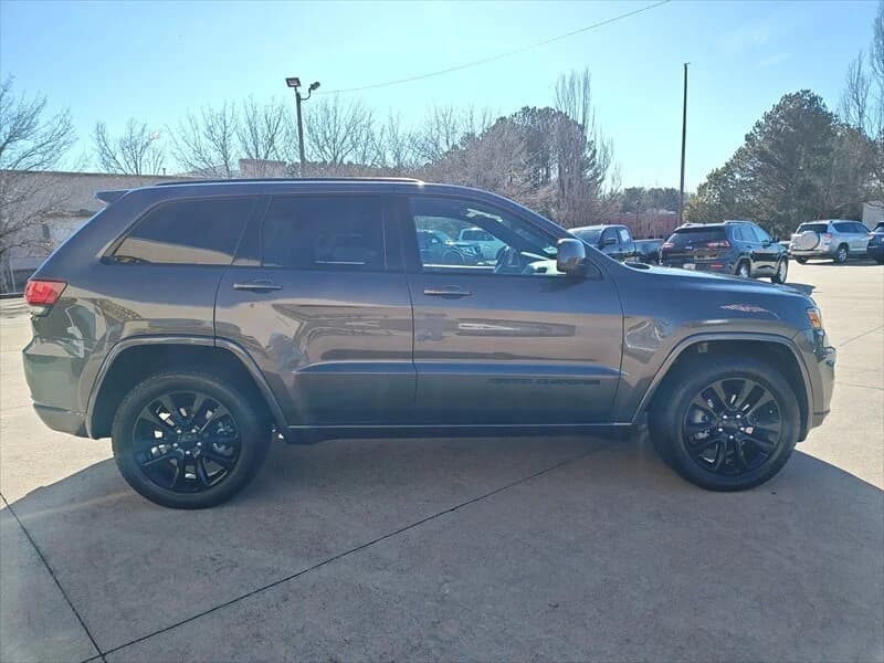 2020 Jeep Grand Cherokee Altitude, photo 4 of 42