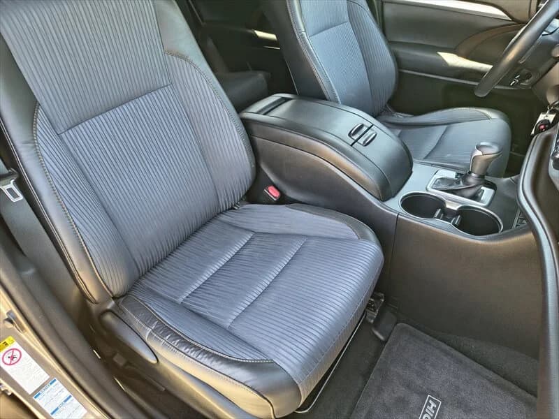 2015 Toyota Highlander LE Plus V6, photo 16 of 42