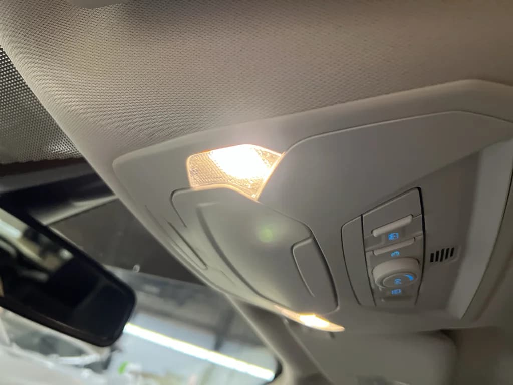 2015 Ford Escape Titanium, photo 19 of 33