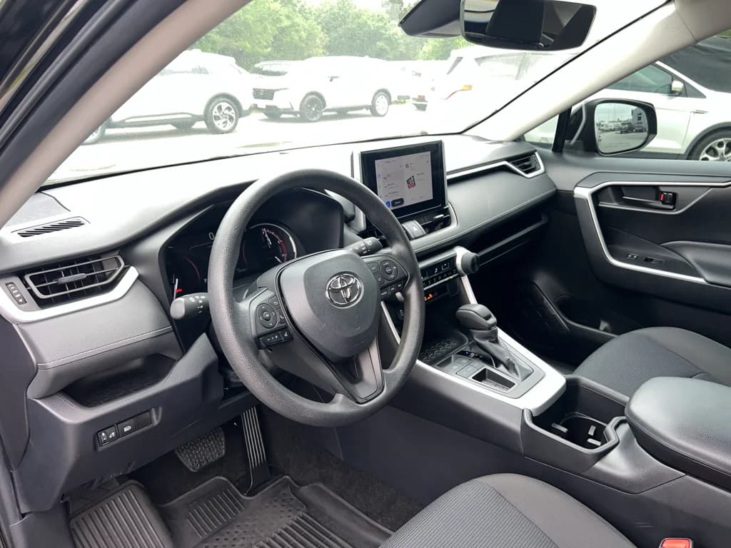 2023 Toyota RAV4 LE, photo 12 of 28