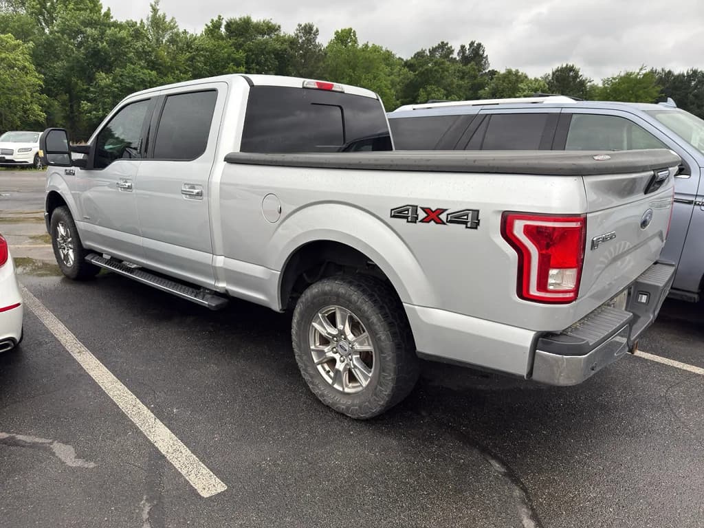 2015 Ford F-150 XLT, photo 2 of 2