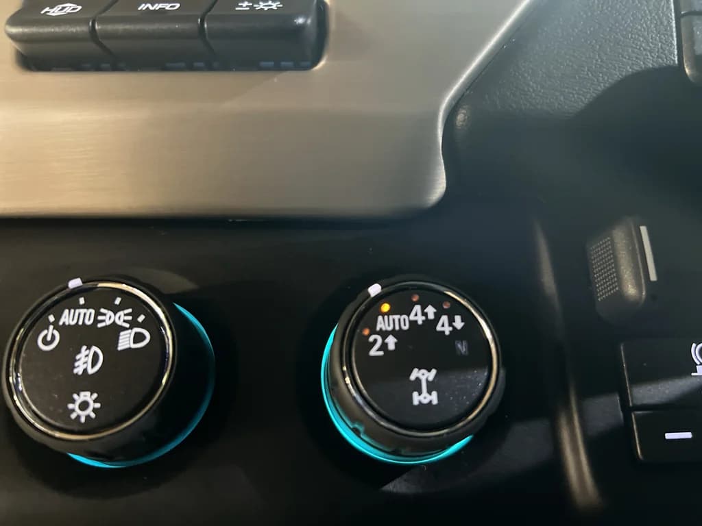 2018 GMC Yukon Denali, photo 18 of 33