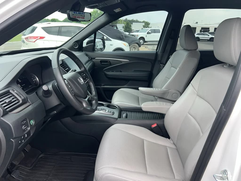 2023 Honda Passport EX-L, photo 9 of 32