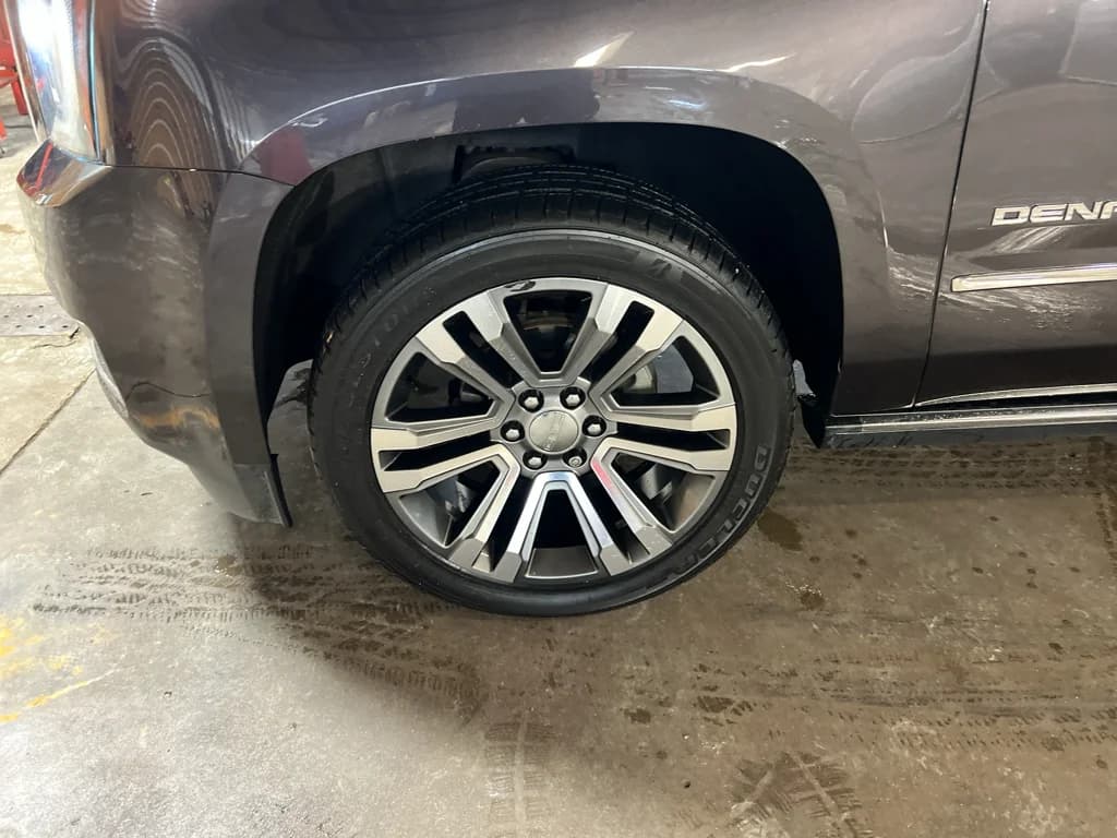 2018 GMC Yukon Denali, photo 8 of 33