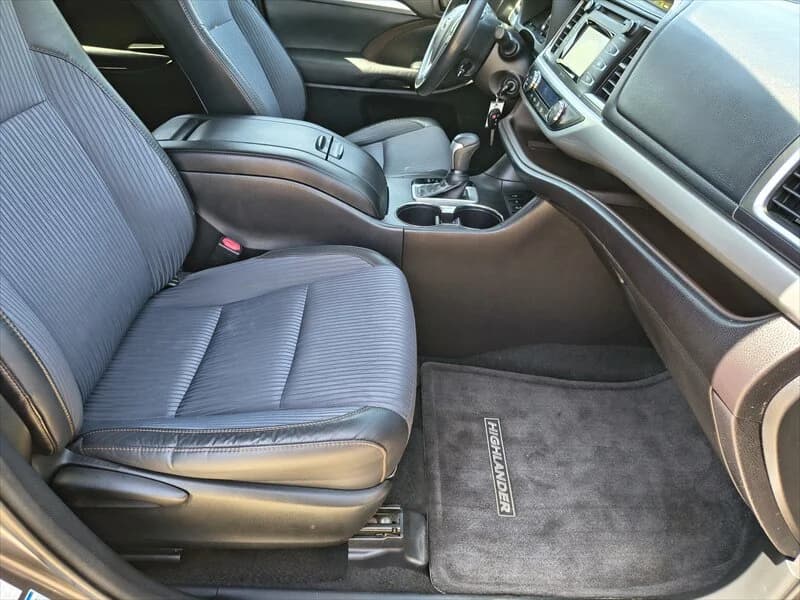 2015 Toyota Highlander LE Plus V6, photo 15 of 42