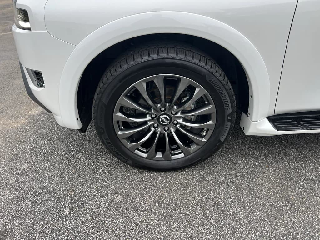 2023 Nissan Armada Platinum, photo 8 of 35