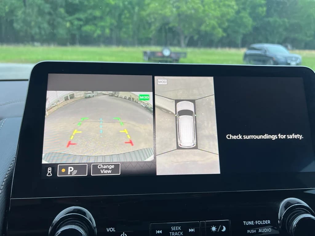 2023 Nissan Armada Platinum, photo 18 of 35