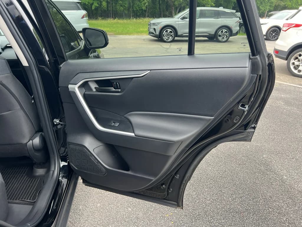 2023 Toyota RAV4 LE, photo 24 of 28