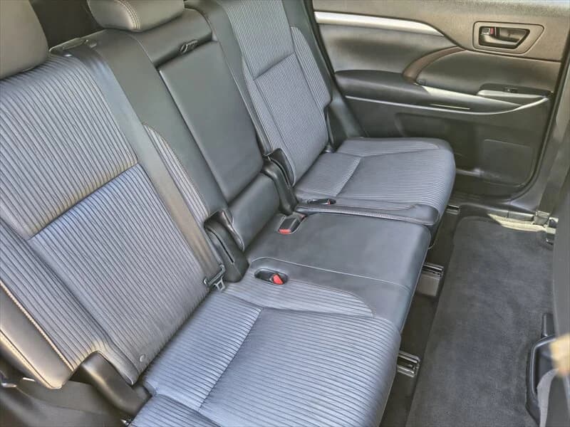 2015 Toyota Highlander LE Plus V6, photo 17 of 42
