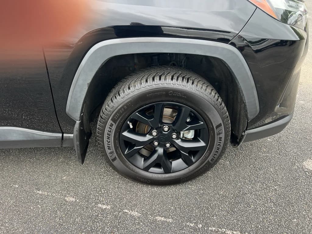 2023 Toyota RAV4 LE, photo 10 of 28