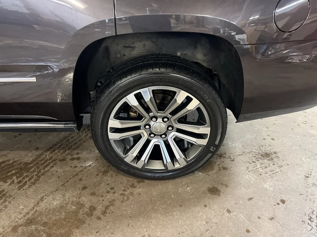 2018 GMC Yukon Denali, photo 9 of 33