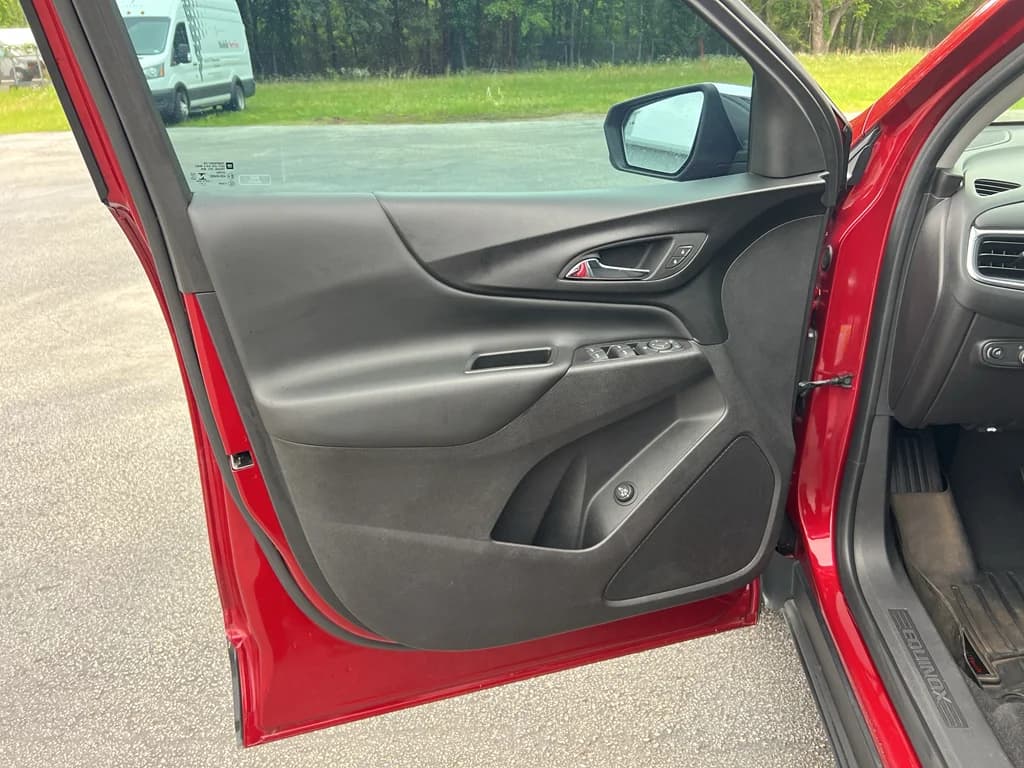 2020 Chevrolet Equinox LT, photo 24 of 32
