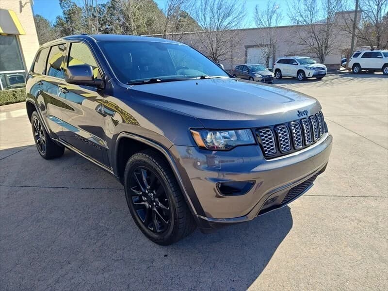 2020 Jeep Grand Cherokee Altitude, photo 3 of 42
