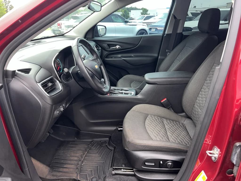 2020 Chevrolet Equinox LT, photo 15 of 32